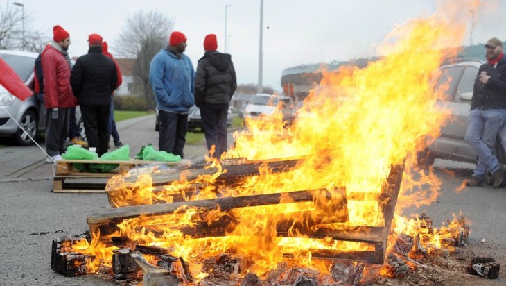 La Belgique paralysée par une grève générale - ảnh 1